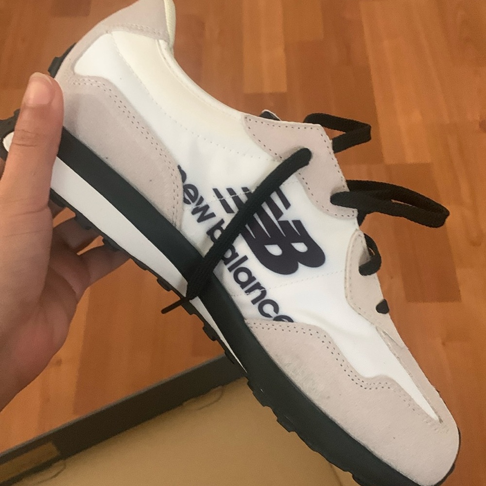 Selling because they do not fit me, they were a gift.